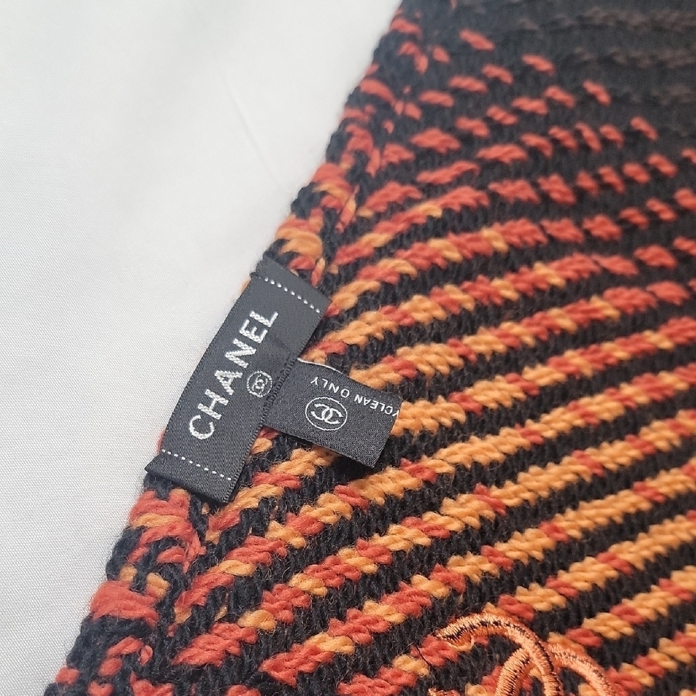 CHANEL Black and Orange Striped Scarf - Picture 3 of 3